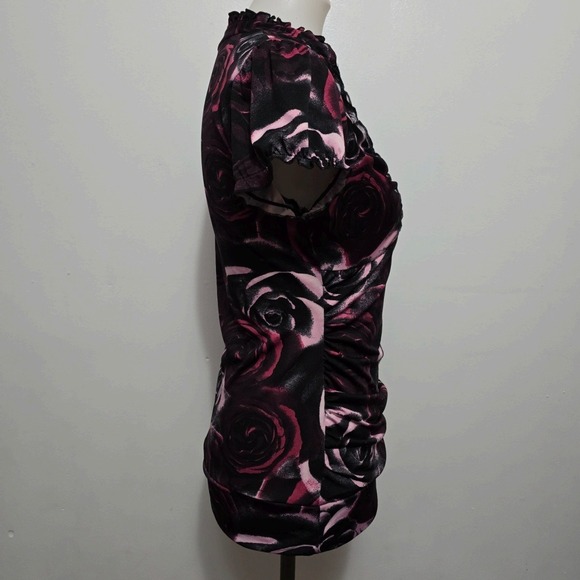 Maurices Rose Floral Ruffle V Neck Top Short Sleeve Ruched Blouse Medium - Picture 4 of 8